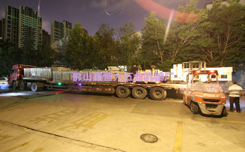 鑫恒力專(zhuān)利產(chǎn)品，全自動(dòng)水平電解退黑鈦流水線出貨