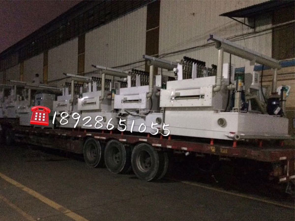 14米高精密蝕刻機(jī)裝車(chē)發(fā)貨！