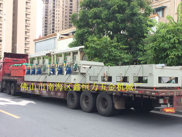 不銹鋼鍋片蝕刻機(jī)裝車發(fā)貨！